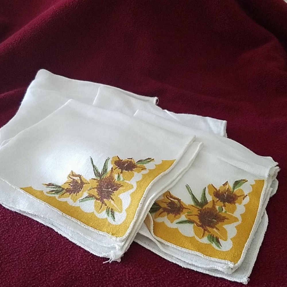 Vintage linen napkins set of 4